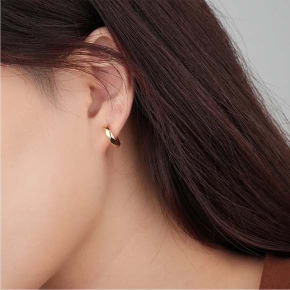 Geometry 18K Gold Layered Silver Huggie Hoop Earrings S925 - Picture 7 of 9